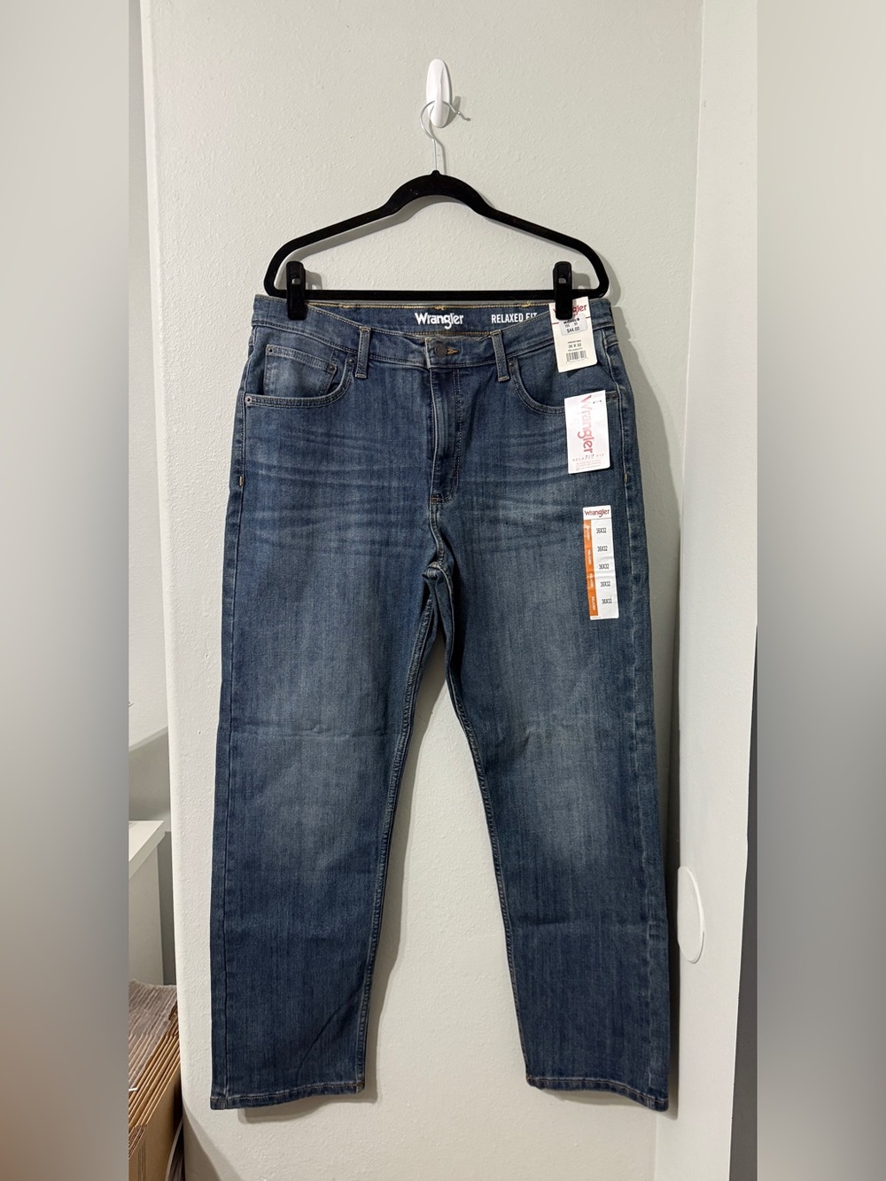 Wrangler Relaxed Fit Men's Denim Jeans in Dark Blue Wash 36 X 32 NWT